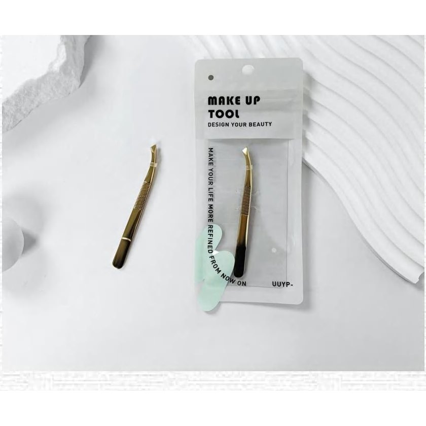 Gold Non-Slip Slanted Eyebrow Tweezer 產品圖