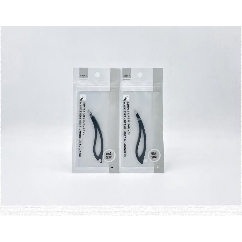 Curved Hollow Eyebrow Tweezer 產品圖